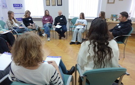 Młodzież zgromadzona na warsztatach.