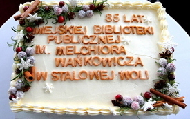 Tort z okazji jubileuszu 85-lecia Biblioteki w Stalowej Woli