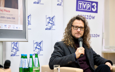 Zdjęcie do „Między słowem a światem” – spotkanie z Maciejem Płazą