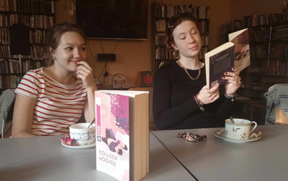 Zdjęcie do Spotkanie DKK dla młodzieży w Tarnobrzegu o książce &quot;Hopeless&quot; Colleen Hoover
