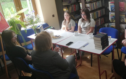 Zdjęcie do Spotkanie DKK we Frysztaku o książce "Magiczne dziedzictwo. Zegarki czasoprzestrzenne"  K. Kraka