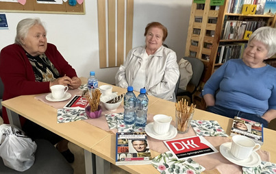 Zdjęcie do Relacja ze spotkania DKK w Filii Nr 11 WiMBP w Rzeszowie &ndash; &bdquo;W Ziemi Świętej&rdquo; Jarosława Kreta