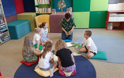 Zdjęcie do &bdquo;Drzewo życzeń&rdquo; - historia dwustuletniego dębu na spotkaniu Dyskusyjnego Klubu Książki dla dzieci w Przemyślu 