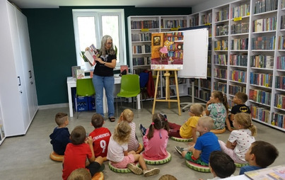 Zdjęcie do Spotkanie autorskie z Roksaną Jędrzejewską-Wr&oacute;bel w Lubeni 