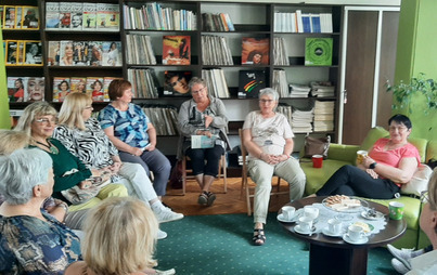 Zdjęcie do Spotkanie DKK w Krośnie o książce Sylwii Chutnik &bdquo;Opowieści na dobranoc dla młodych buntowniczek&rdquo;