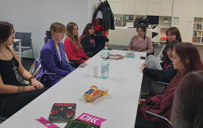 Zdjęcie do Spotkanie DKK dla młodzieży w Mielcu o książce "Dracula" Brama Stokera