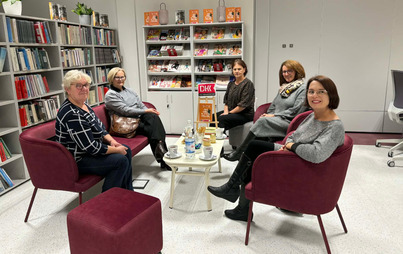 Zdjęcie do Spotkanie DKK w Giedlarowej o książce Kasi Stoparczyk &bdquo;Jak-mieć w życiu frajdę&rdquo;,