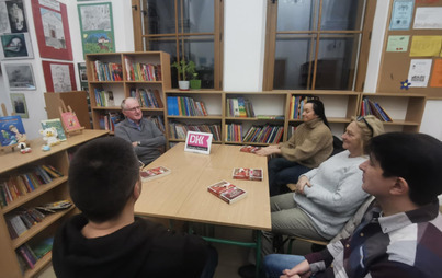 Zdjęcie do Spotkanie DKK w Bratk&oacute;wce o książce Sylwii Trojanowskiej pt. ,, Żona nazisty&rdquo;