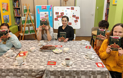 Zdjęcie do Spotkanie DKK &bdquo;Książkołaki&rdquo; w Rzeszowie o książce  Olivera Schlicka &bdquo;Roryk &ndash; nieśmiały detektyw. Sprawa zaginionej perły&rdquo;