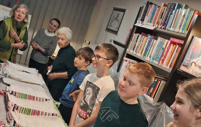 Zdjęcie do DKK w Jarosławiu  - warsztaty z tworzenia papieru czerpanego