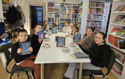 Zdjęcie do &bdquo;Tajemnica niebieskich drzwi&rdquo; &ndash; spotkanie Dyskusyjnego Klubu Książki w Kłyżowie