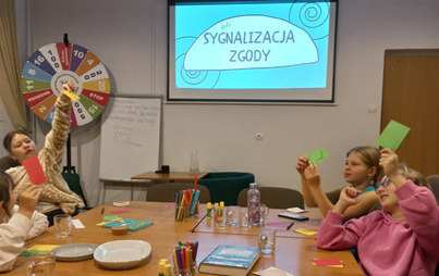 Zdjęcie do Gdy &bdquo;tak&rdquo; spotyka się z &bdquo;nie&rdquo; &ndash; o granicach w Dyskusyjnym Klubie Książki &bdquo;Planeta Książki&rdquo;