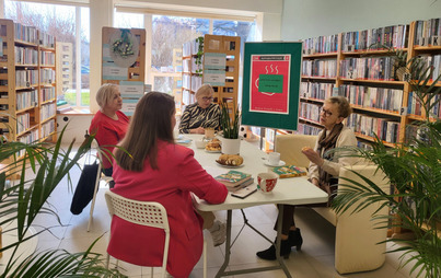 Zdjęcie do Spotkanie DKK o książce &bdquo;Gdzie artyści, tam kłopoty&rdquo; Jadwigi Buczak &ndash; relacja z Filii nr 2 w Rzeszowie