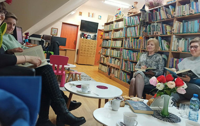 Zdjęcie do Spotkanie DKK w Rzepedzi o książce &bdquo;Szaflarska grać, aby żyć&rdquo; Danuty Szaflarskiej