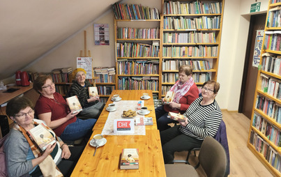 Zdjęcie do Spoykanie DKK w Jaślanach o książce Lucindy Riley "Dziewczyna z Neapolu"