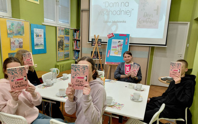 Zdjęcie do Relacja ze spotkania DKK &bdquo;Książkołaki&rdquo; w Oddziale dla Dzieci i Młodzieży w Rzeszowie &bdquo;Dom na Wschodniej&rdquo; Sabiny Jakubowskiej