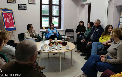 Zdjęcie do Spotkanie DKK w Borowej o książce "Kr&oacute;tka historia o długiej miłości" Angeliki Kuźniak i Eweliny Karpacz-Oboładze