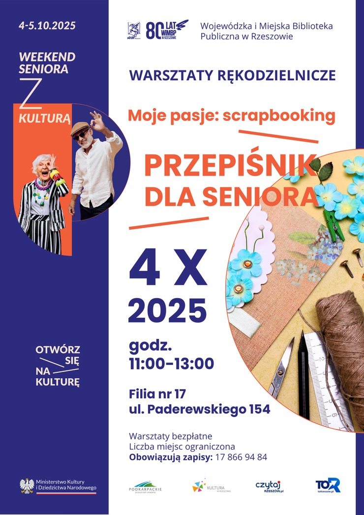 Dwójka uśmiechniętych seniorów, obok ozdobiona kwiatami karta papieru, nożyczki, linijka, sznutek