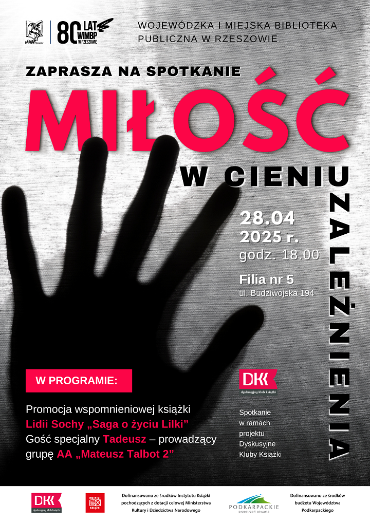 Ciemna grafika z zarysem postaci oraz otwartą dłonią. 