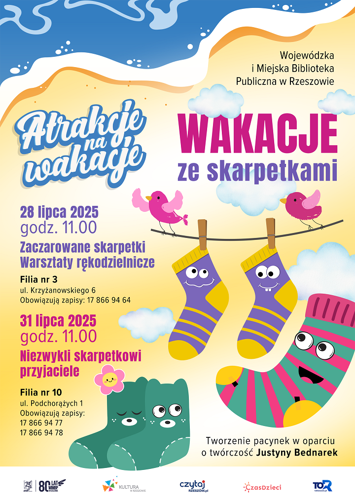 Na plakacie skarpetki różnokolorowe, ptaszki, chmurki. 