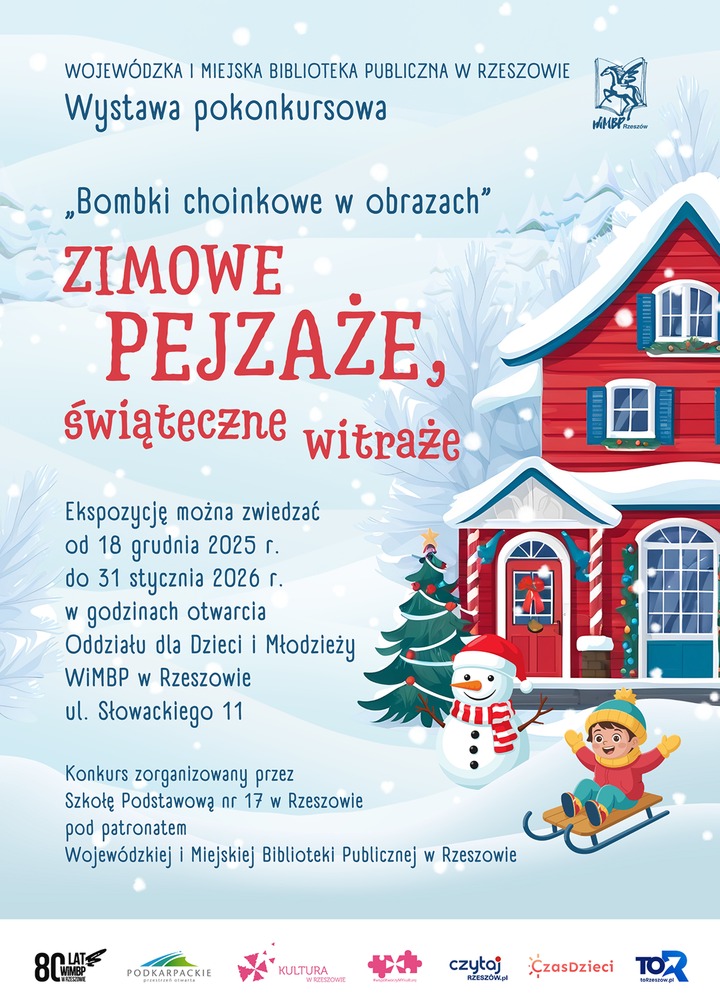 Zimowy pejzaż, ośnieżony domek przed domkiem chłopiec jeżdżący na&nbsp;sankach i&nbsp;bałwan.